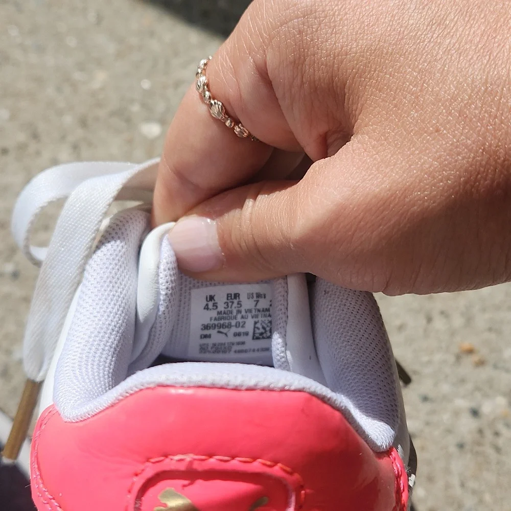 Puma Suede and leather sneakers sz 7 - Picture 8 of 8